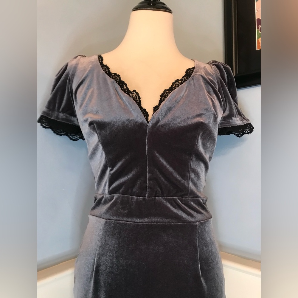 Laura Byrnes Pinup Couture Charcoal Velvet Midi Dress with Black Lace Trim - Picture 2 of 9
